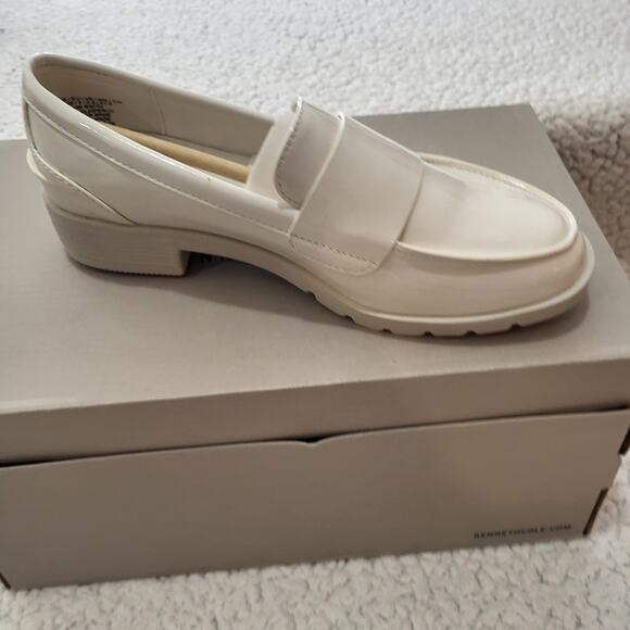 NIB Kenneth Cole Reaction Fern Loafer Ecru  Patent Women's size  5 - Picture 2 of 6